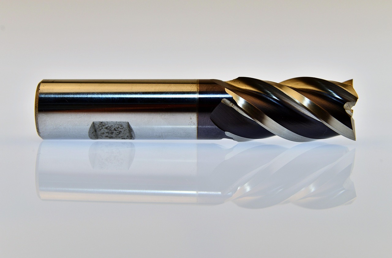 HSS End Mills vs Carbide End Mills – Which to Choose